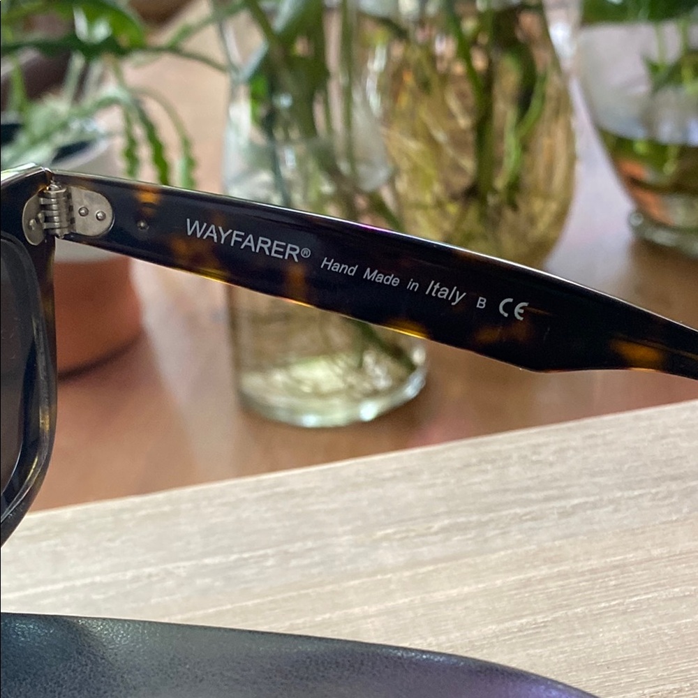 Ray-Ban Classic Wayfarer Tortoise Sunglasses - Picture 2 of 3